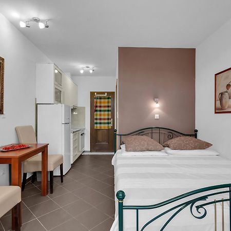 Apartments And Rooms With Parking Space Duce, Omis - 10303 Номер фото