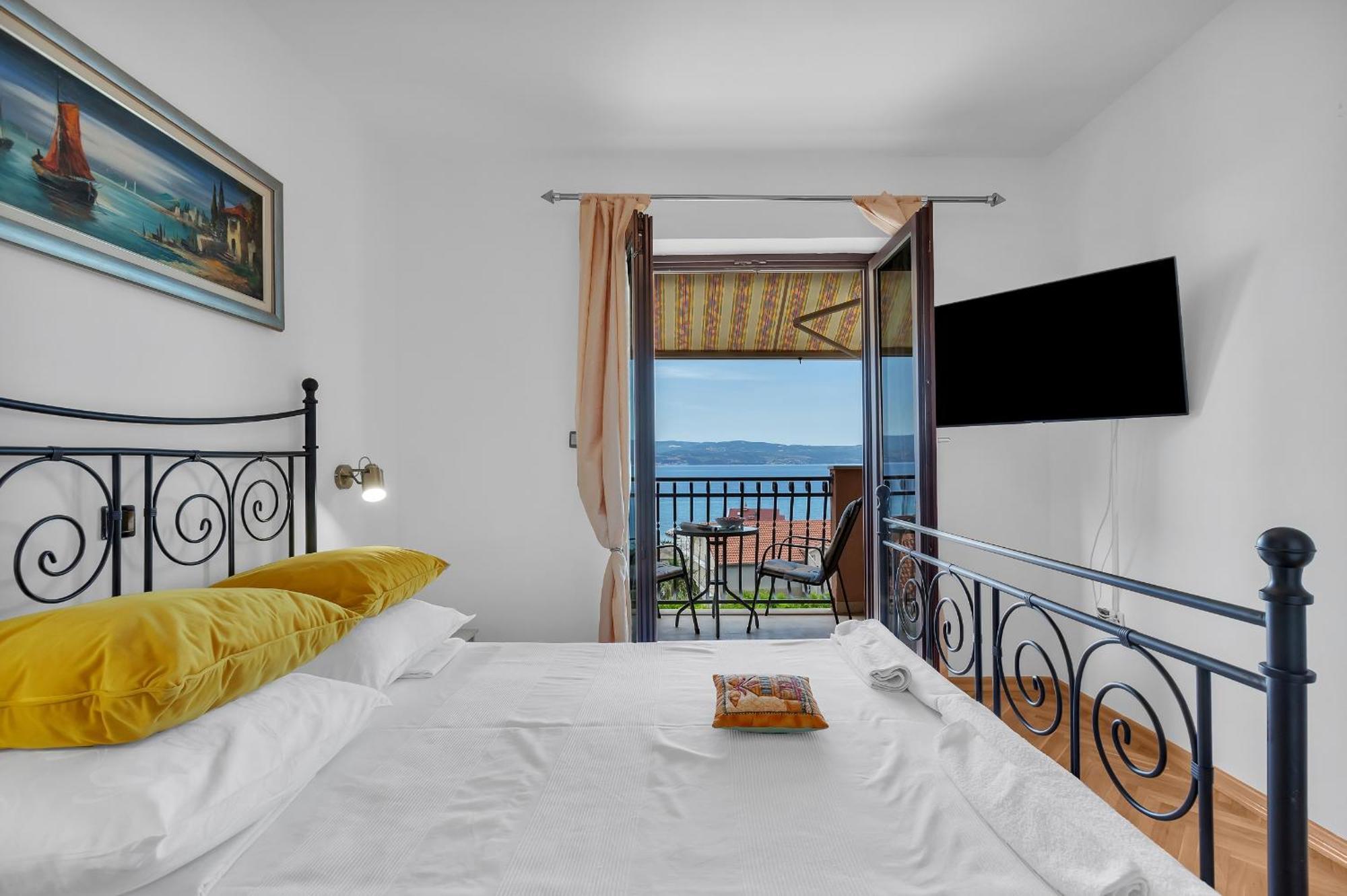 Apartments And Rooms With Parking Space Duce, Omis - 10303 Номер фото