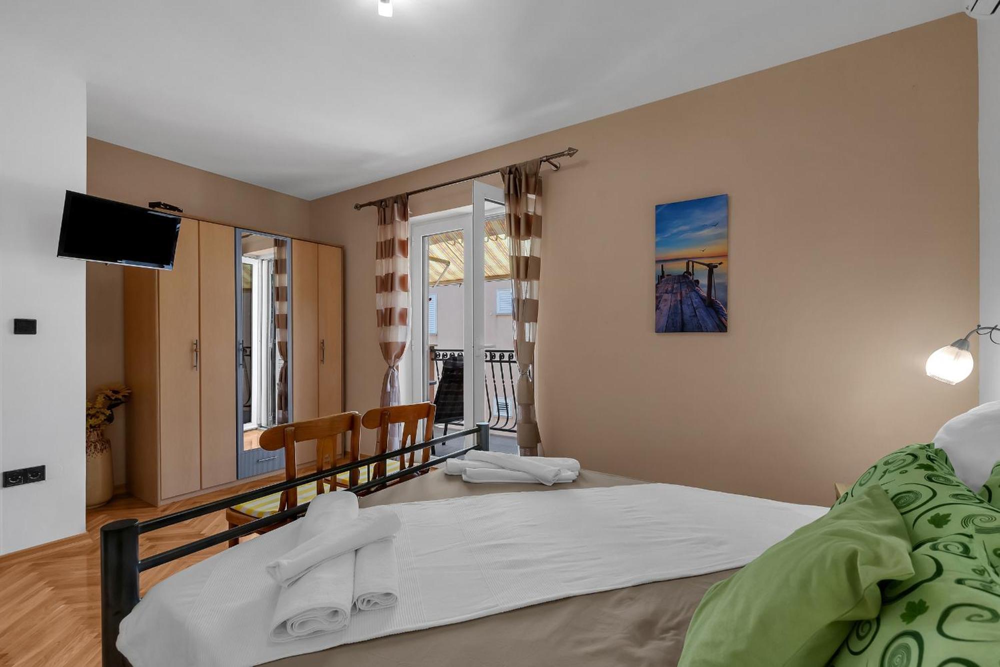 Apartments And Rooms With Parking Space Duce, Omis - 10303 Номер фото
