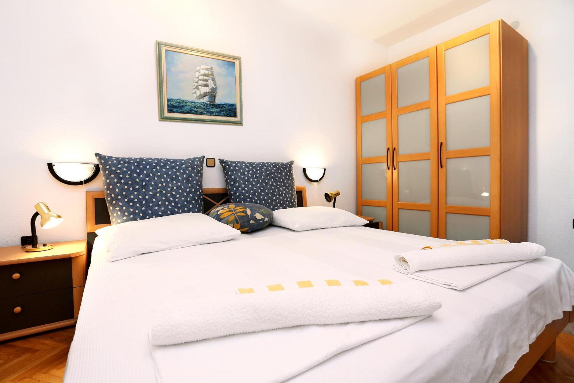 Apartments And Rooms With Parking Space Duce, Omis - 10303 Номер фото
